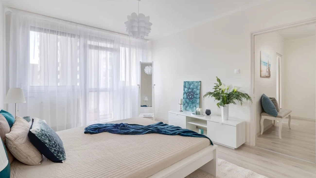 bedroom-8275328_1280